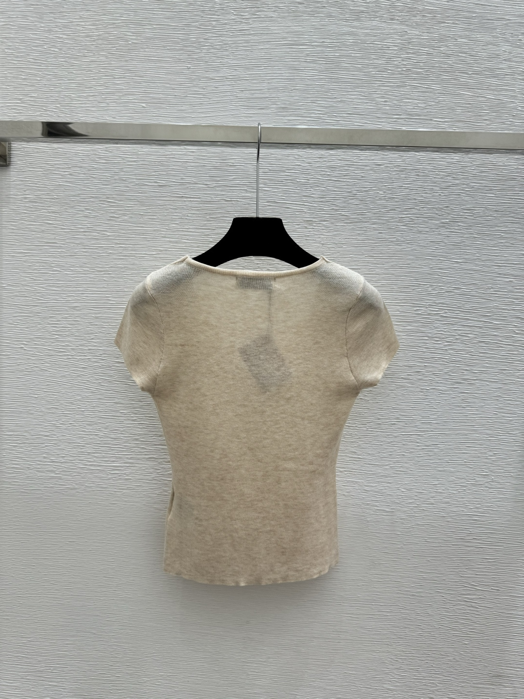 🆕家🆕 早春新款 纯色烫钻V领针织短袖颜色：卡其 灰色 黑色尺码：36.38.40