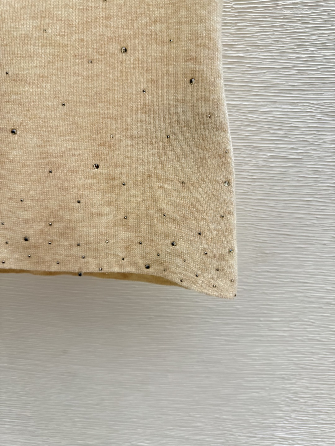 🆕家🆕 早春新款 纯色烫钻V领针织短袖颜色：卡其 灰色 黑色尺码：36.38.40