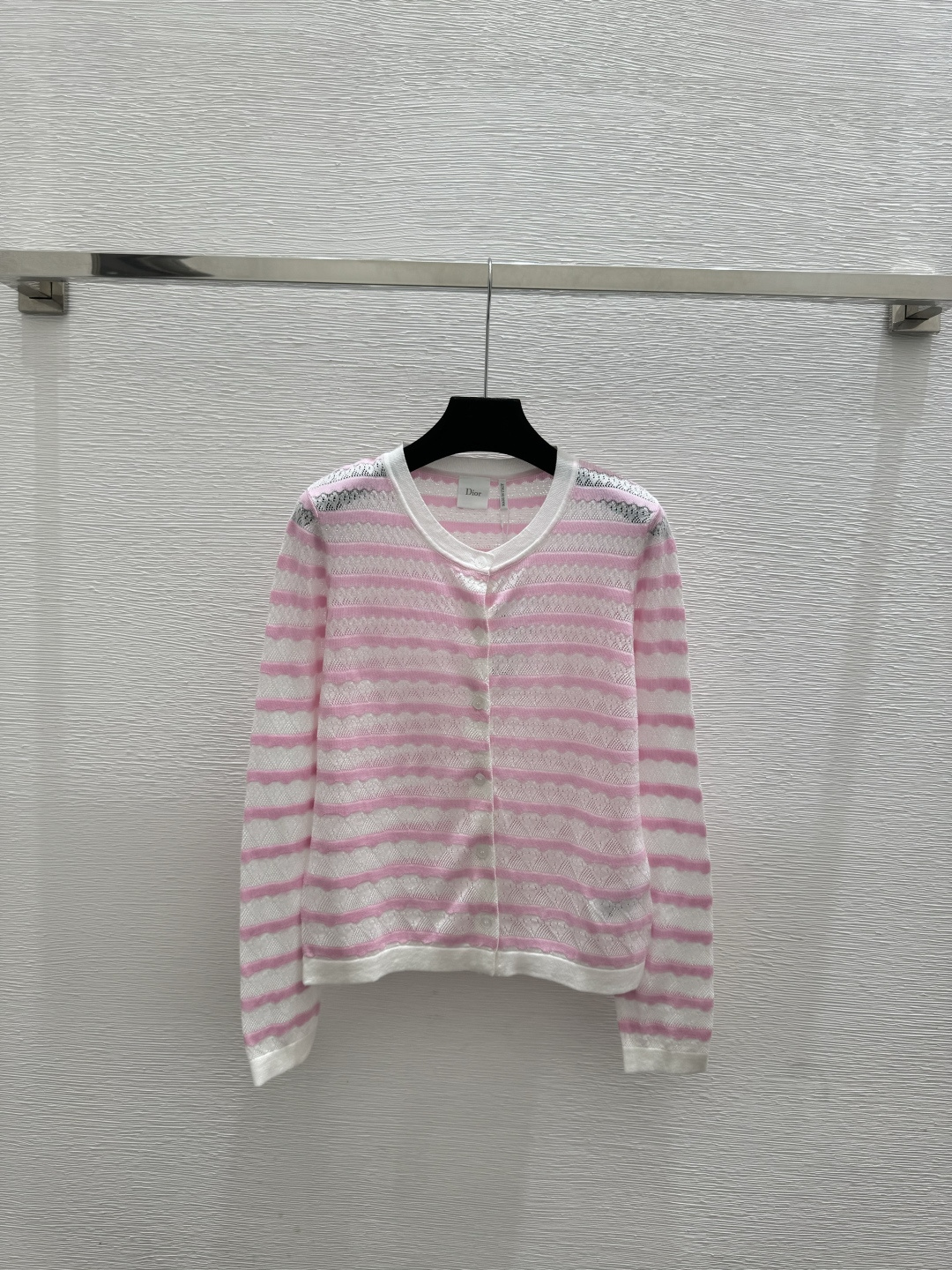 🆕D家🆕 早春新款 撞色条纹镂空圆领针织长袖开衫颜色：粉色 蓝色 黑色尺码：36.38.40