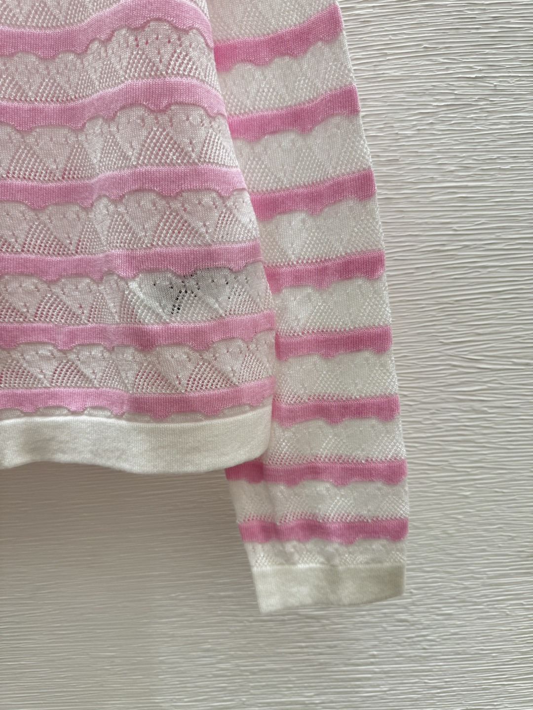 🆕D家🆕 早春新款 撞色条纹镂空圆领针织长袖开衫颜色：粉色 蓝色 黑色尺码：36.38.40