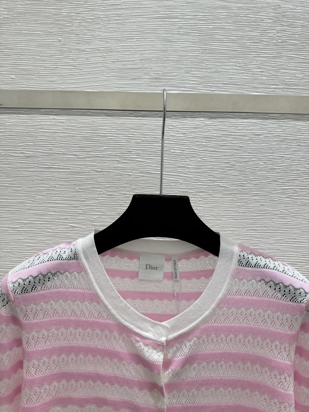 🆕D家🆕 早春新款 撞色条纹镂空圆领针织长袖开衫颜色：粉色 蓝色 黑色尺码：36.38.40