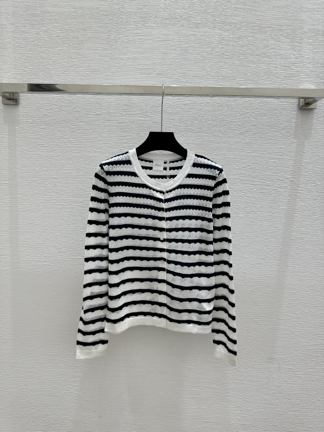 🆕D家🆕 早春新款 撞色条纹镂空圆领针织长袖开衫颜色：粉色 蓝色 黑色尺码：36.38.40