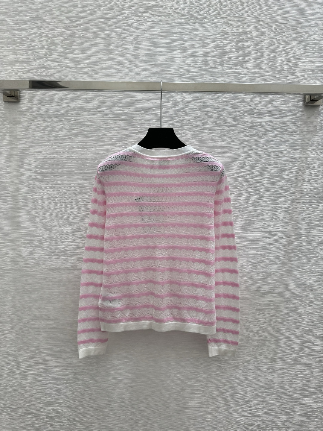 🆕D家🆕 早春新款 撞色条纹镂空圆领针织长袖开衫颜色：粉色 蓝色 黑色尺码：36.38.40