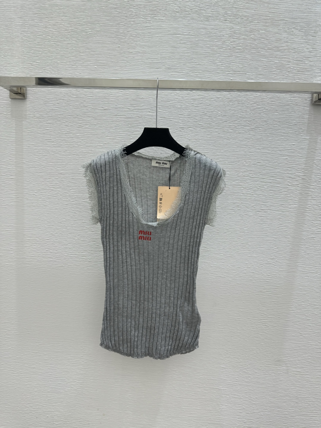 🆕M家🆕 早春新款 纯色 蕾丝圆领针织背心颜色：白色 黄色 灰色尺码：36.38.40