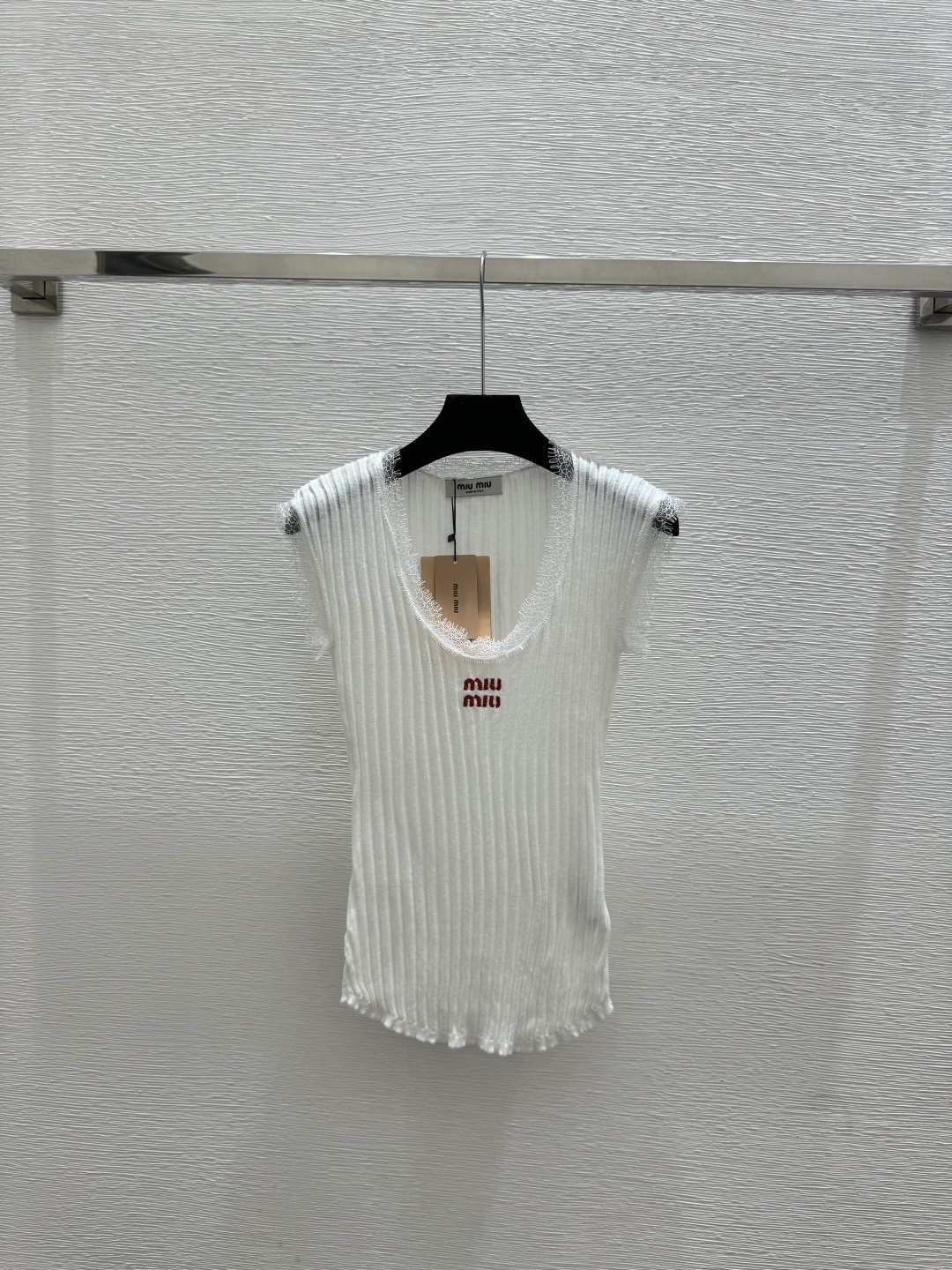 🆕M家🆕 早春新款 纯色 蕾丝圆领针织背心颜色：白色 黄色 灰色尺码：36.38.40