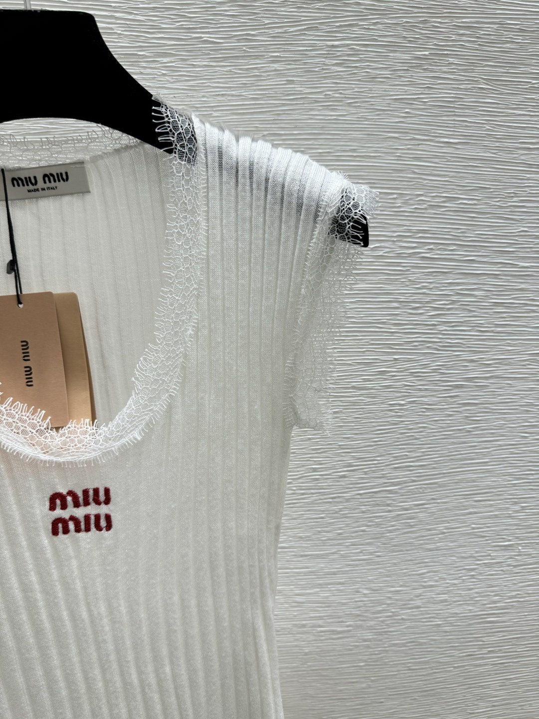 🆕M家🆕 早春新款 纯色 蕾丝圆领针织背心颜色：白色 黄色 灰色尺码：36.38.40