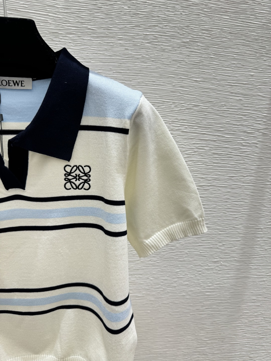 🆕LO家🆕 早春新款 撞色条纹翻领针织短袖颜色：白色 黑色尺码：36.38.40