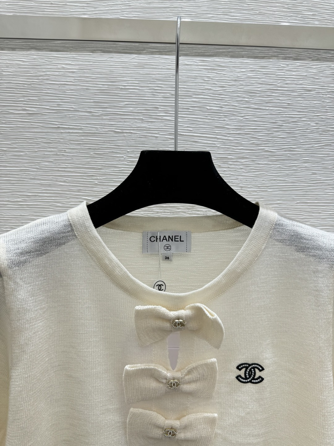 🆕CH家🆕 早春新款 纯色蝴蝶结圆领针织短袖颜色：白色 蓝色尺码：36.38.40