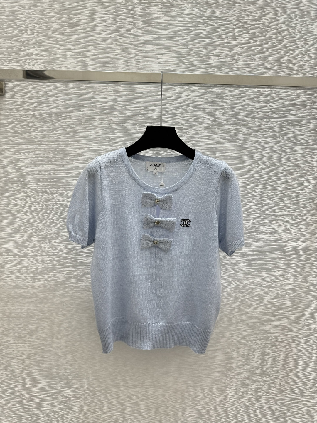 🆕CH家🆕 早春新款 纯色蝴蝶结圆领针织短袖颜色：白色 蓝色尺码：36.38.40