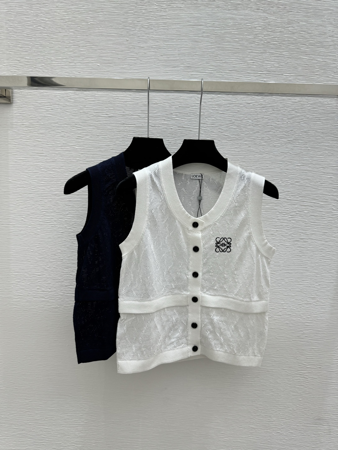 🆕LO家🆕 早春新款 纯色简约圆领针织背心开衫颜色：白色 宝蓝尺码：36.38.40