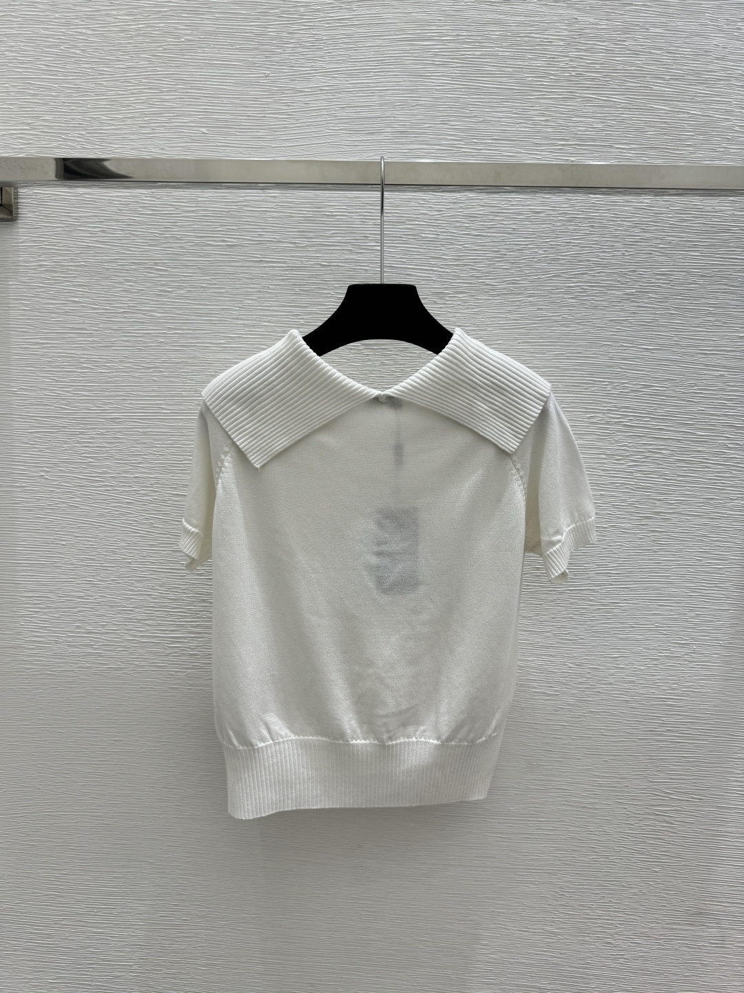 🆕Y家🆕 早春新款 纯色简约翻领针织短袖颜色：白色 宝蓝尺码：36.38.40