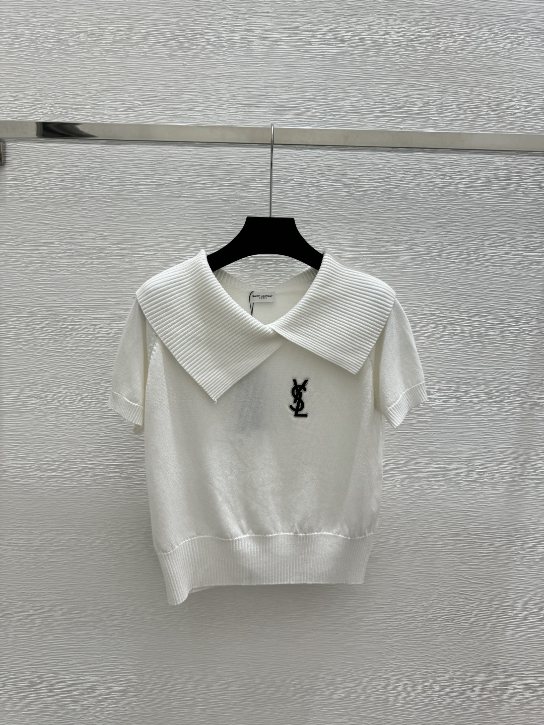 🆕Y家🆕 早春新款 纯色简约翻领针织短袖颜色：白色 宝蓝尺码：36.38.40