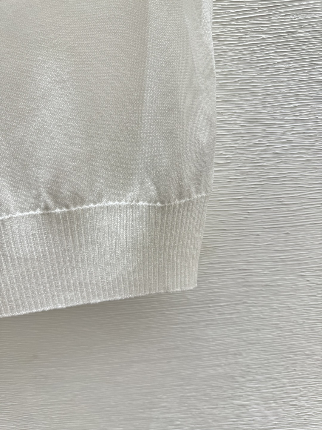 🆕Y家🆕 早春新款 纯色简约翻领针织短袖颜色：白色 宝蓝尺码：36.38.40