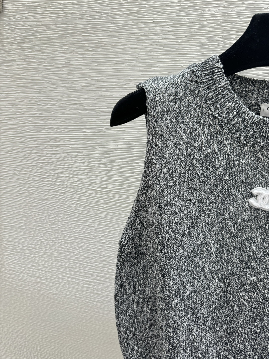 🆕CH家🆕 早春新款 纯色简约圆领针织背心颜色：灰色尺码：36.38.40