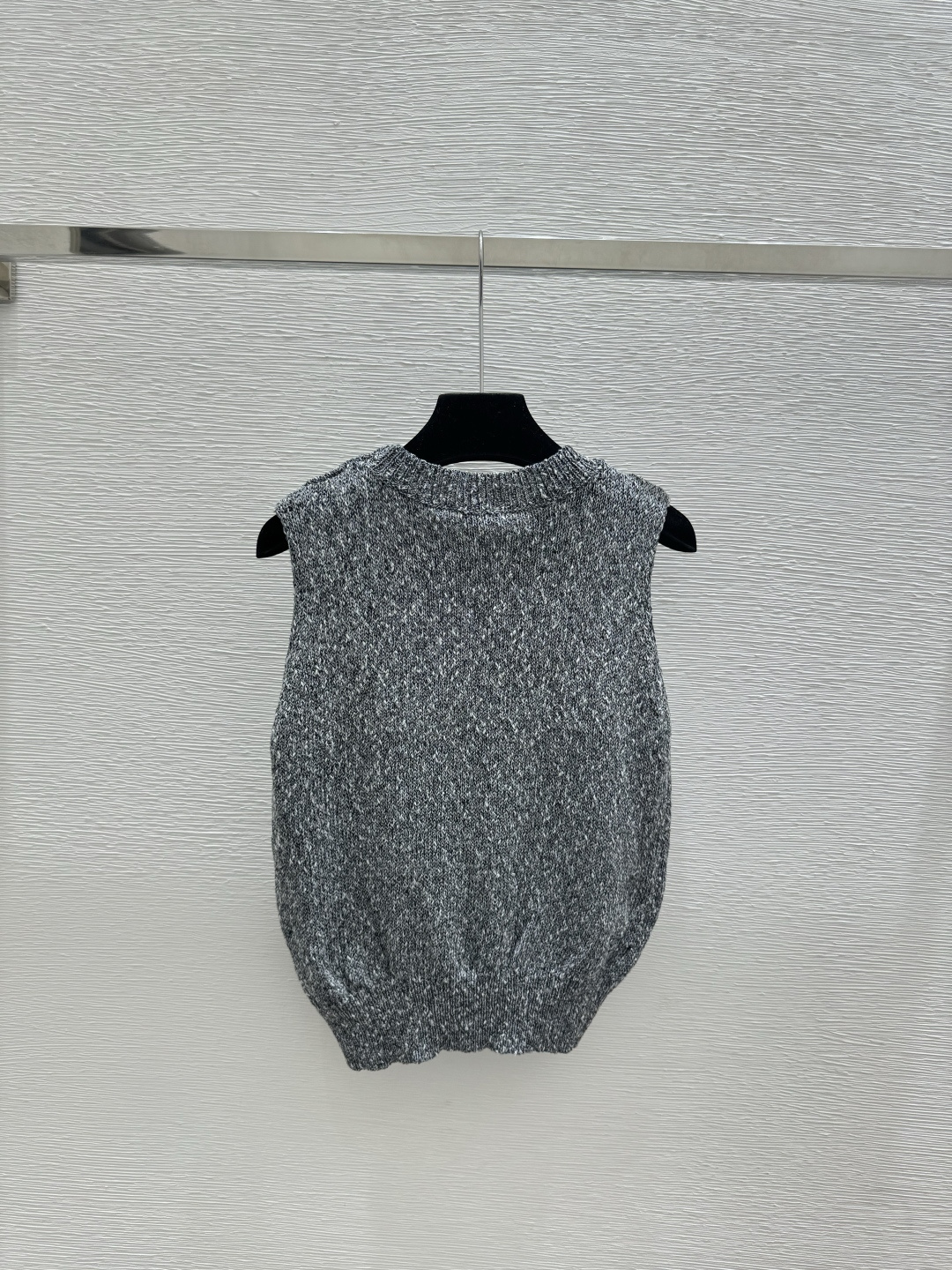 🆕CH家🆕 早春新款 纯色简约圆领针织背心颜色：灰色尺码：36.38.40