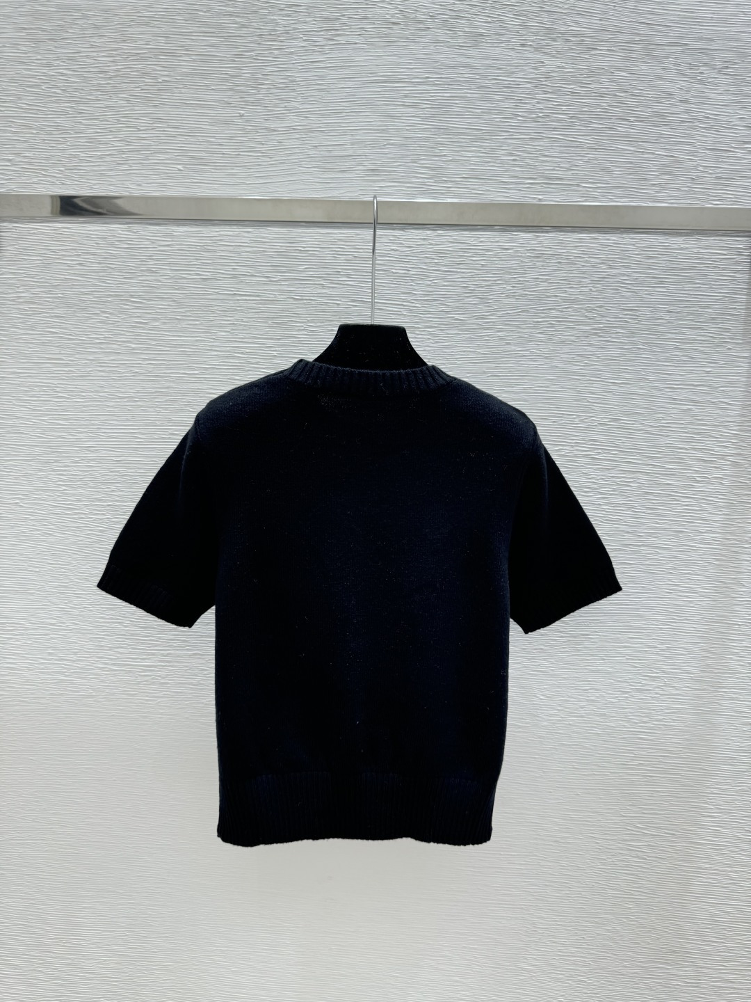 🆕P家🆕 早春新款 撞色字母圆领针织短袖颜色：白色 黑色尺码：36.38.40