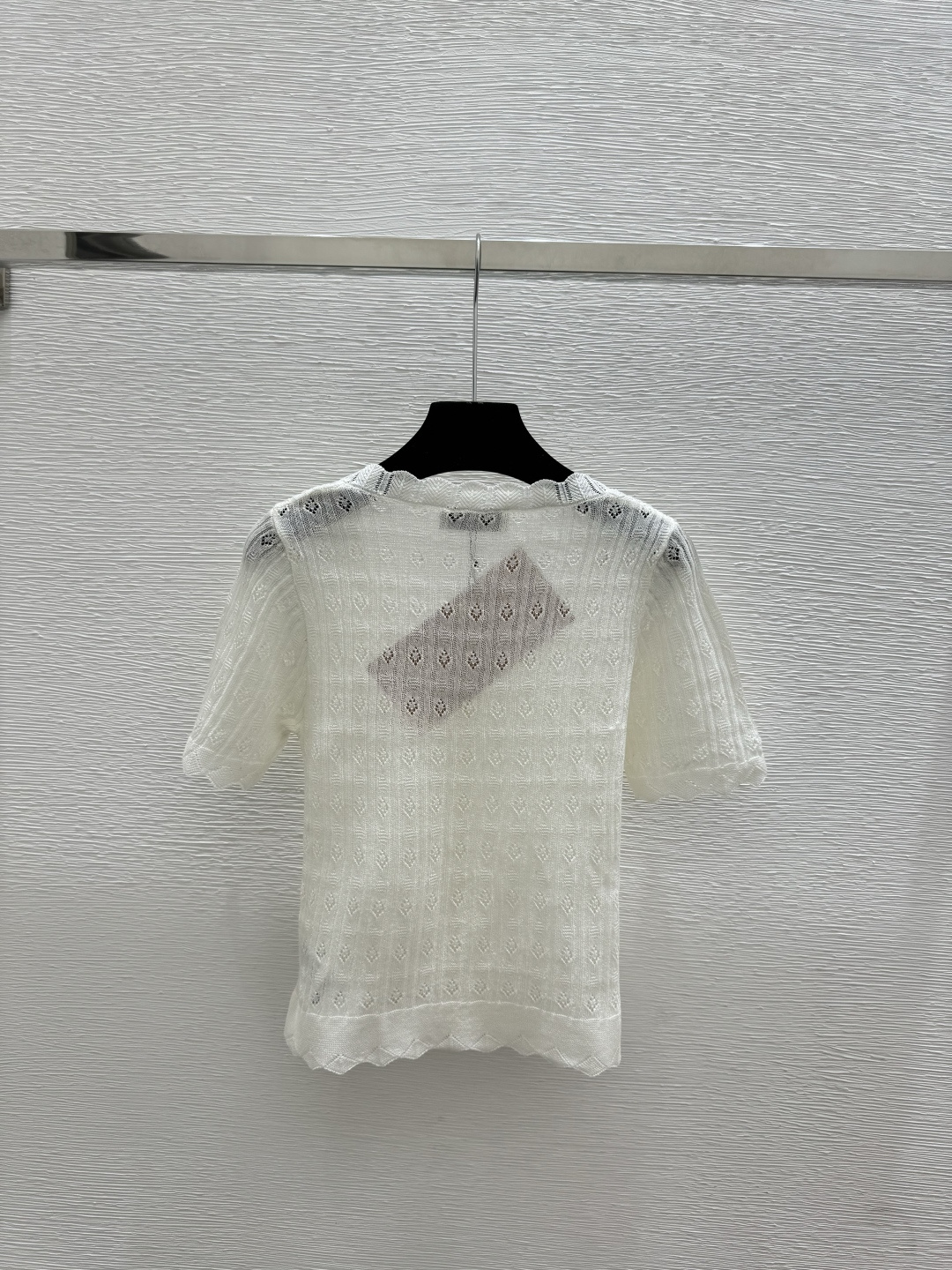 🆕M家🆕 早春新款 纯色镂空圆领针织短袖开衫颜色：白色 粉色尺码：36.38.40