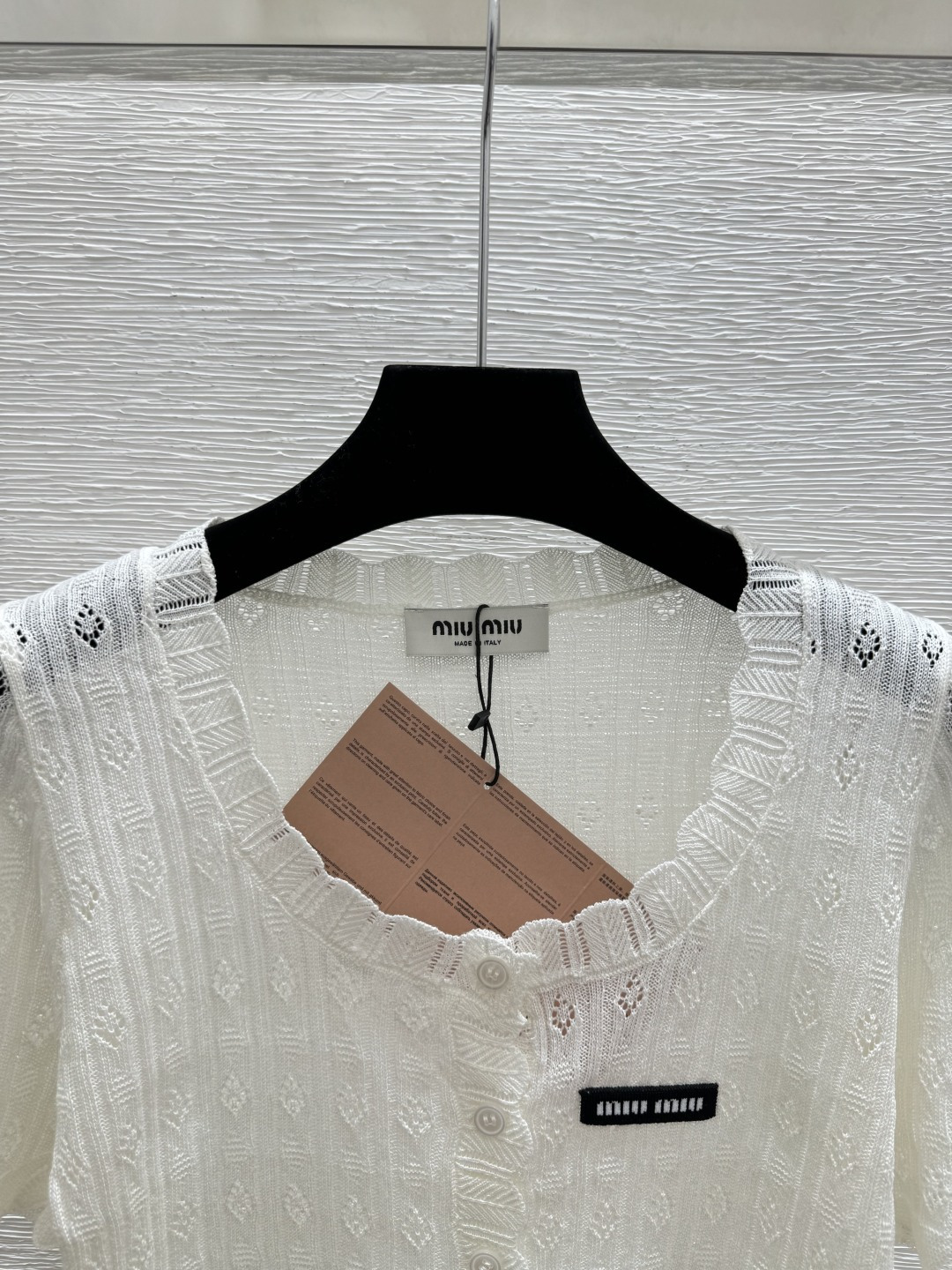 🆕M家🆕 早春新款 纯色镂空圆领针织短袖开衫颜色：白色 粉色尺码：36.38.40