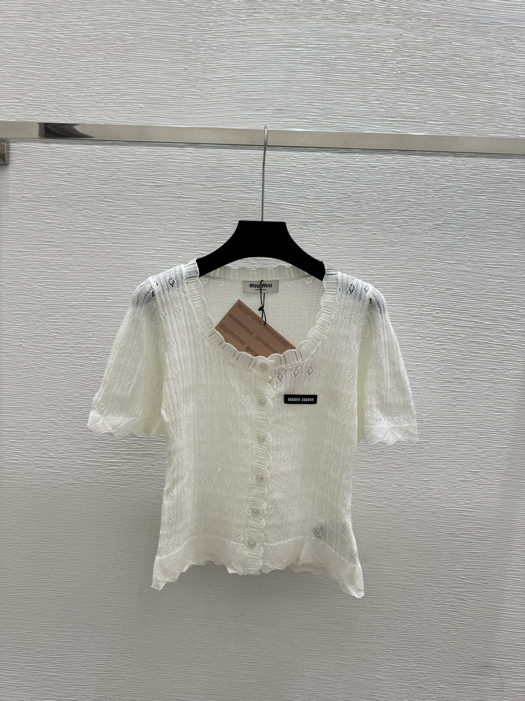 🆕M家🆕 早春新款 纯色镂空圆领针织短袖开衫颜色：白色 粉色尺码：36.38.40