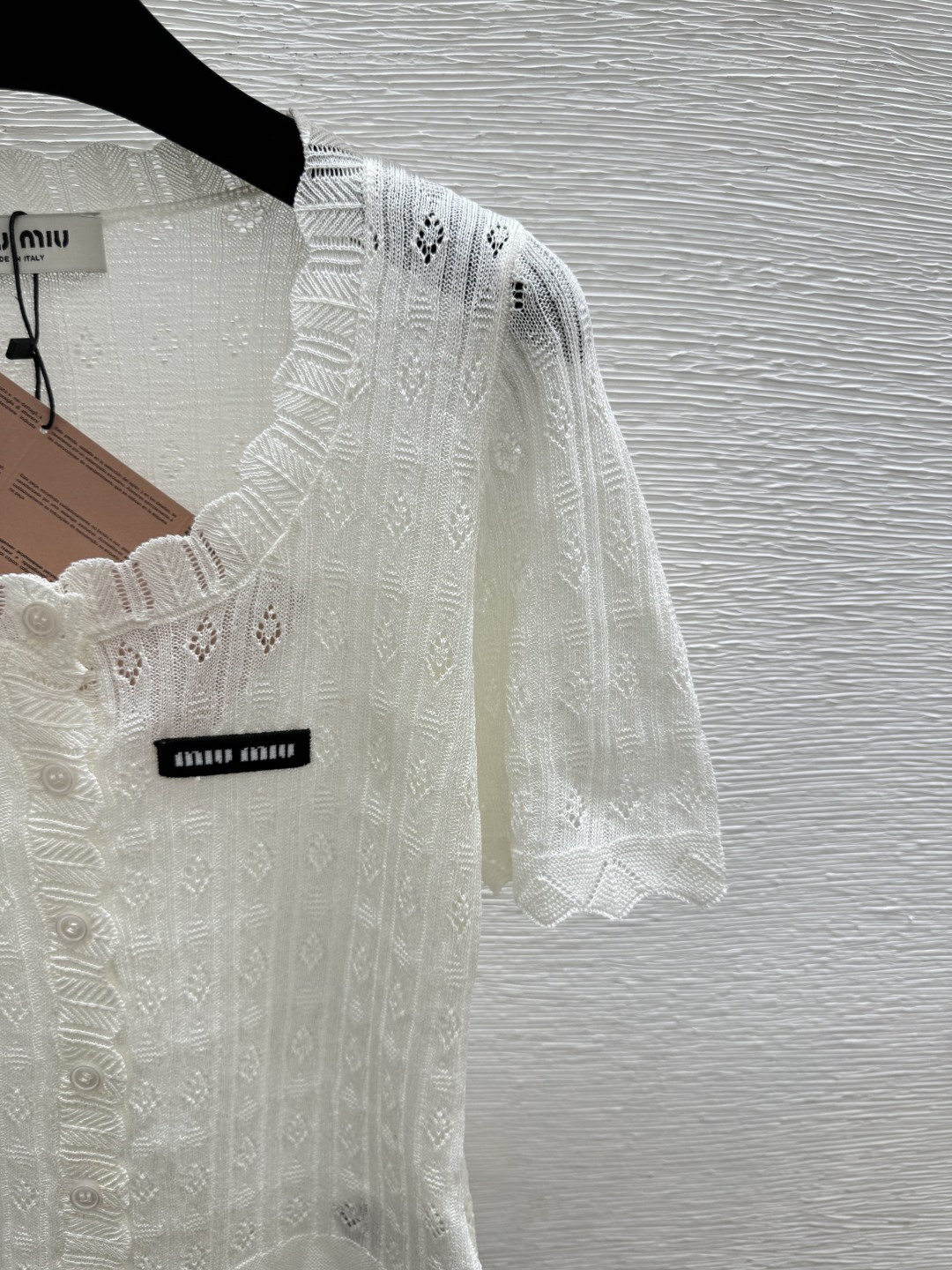 🆕M家🆕 早春新款 纯色镂空圆领针织短袖开衫颜色：白色 粉色尺码：36.38.40