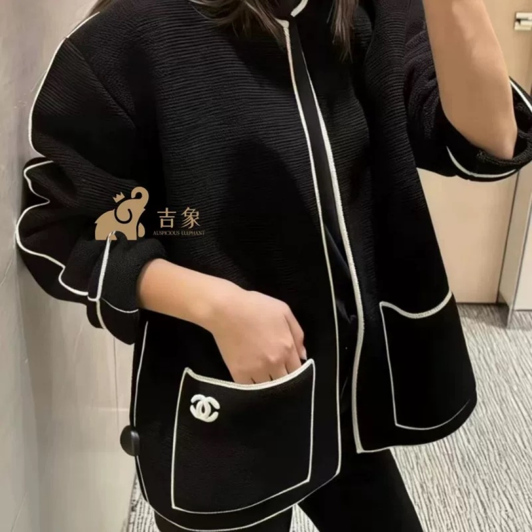 🆕CH家🆕 早春新款 撞色简约圆领针织长袖开衫颜色：白色 黑色尺码：36.38.40