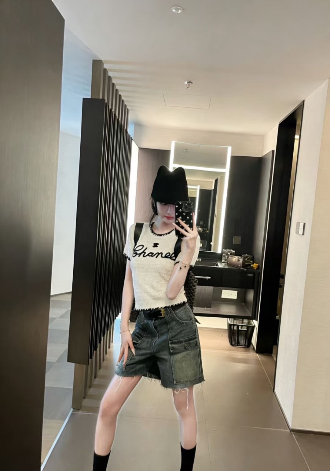 🆕CH家🆕 早春新款 撞色字母圆领针织短袖颜色：白色尺码：36.38.40