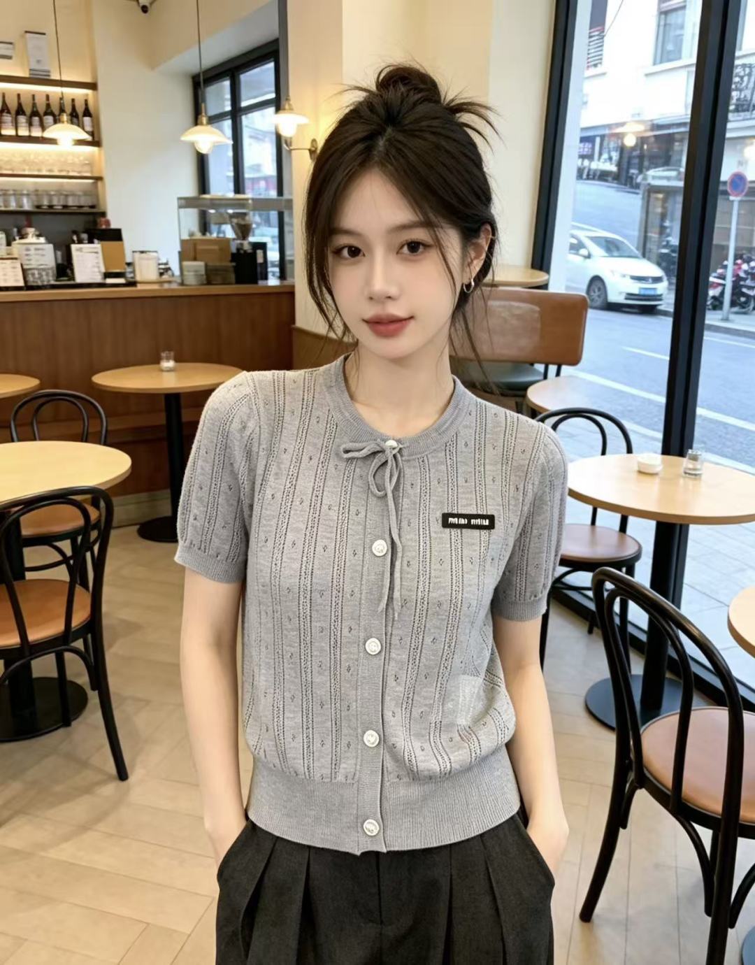 🆕M家🆕 早春新款 纯色简约圆领针织短袖开衫颜色：白色 灰色 宝蓝尺码：36.38.40