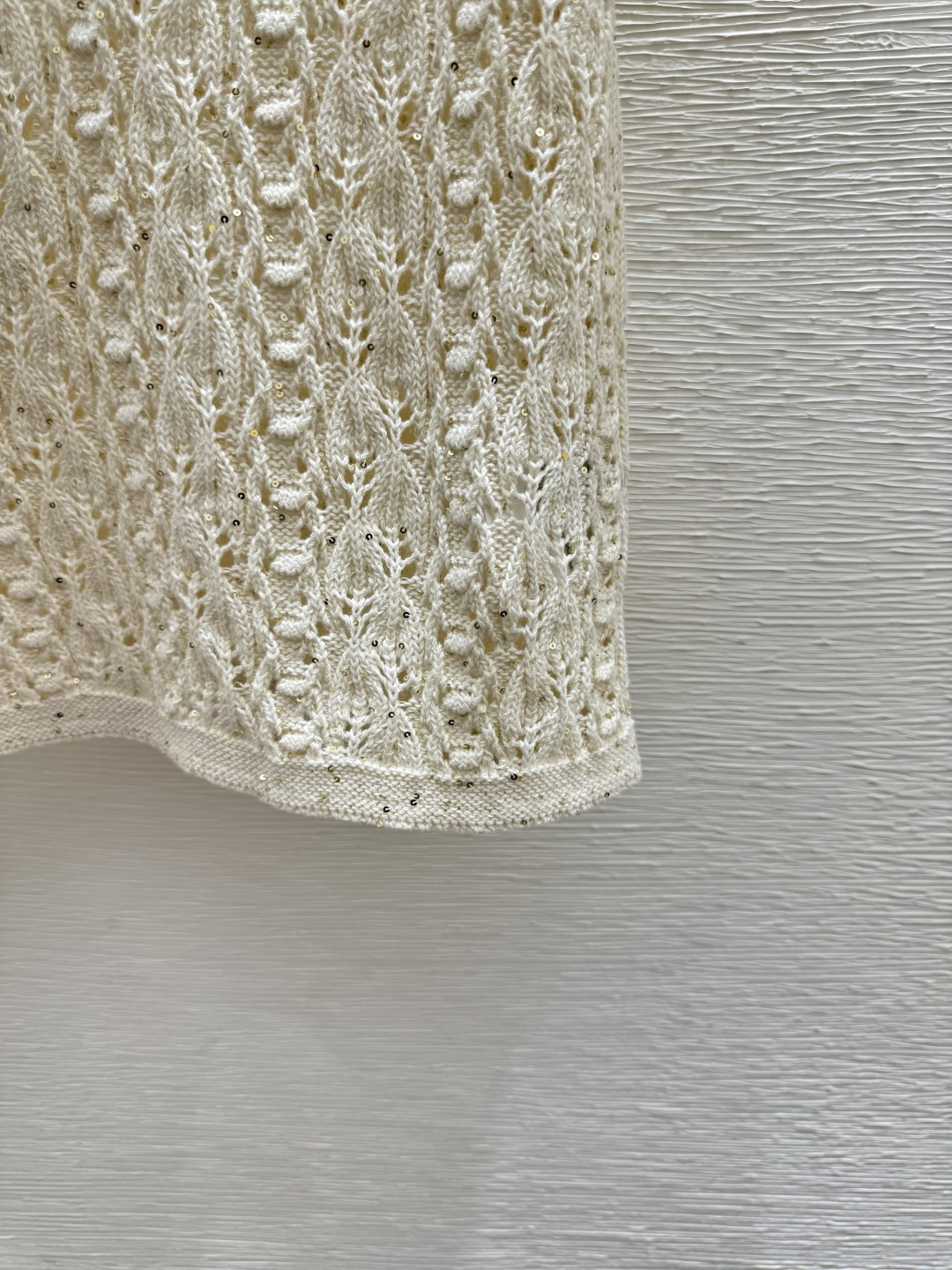 🆕BC家🆕 早春新款 纯色珠片镂空圆领针织短袖颜色：白色 粉色尺码：36.38.40