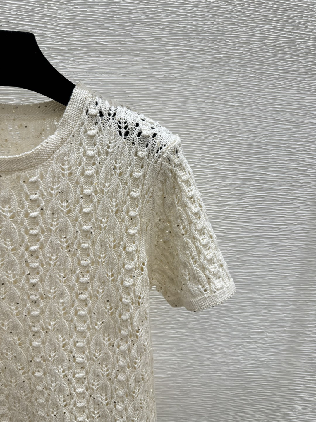 🆕BC家🆕 早春新款 纯色珠片镂空圆领针织短袖颜色：白色 粉色尺码：36.38.40