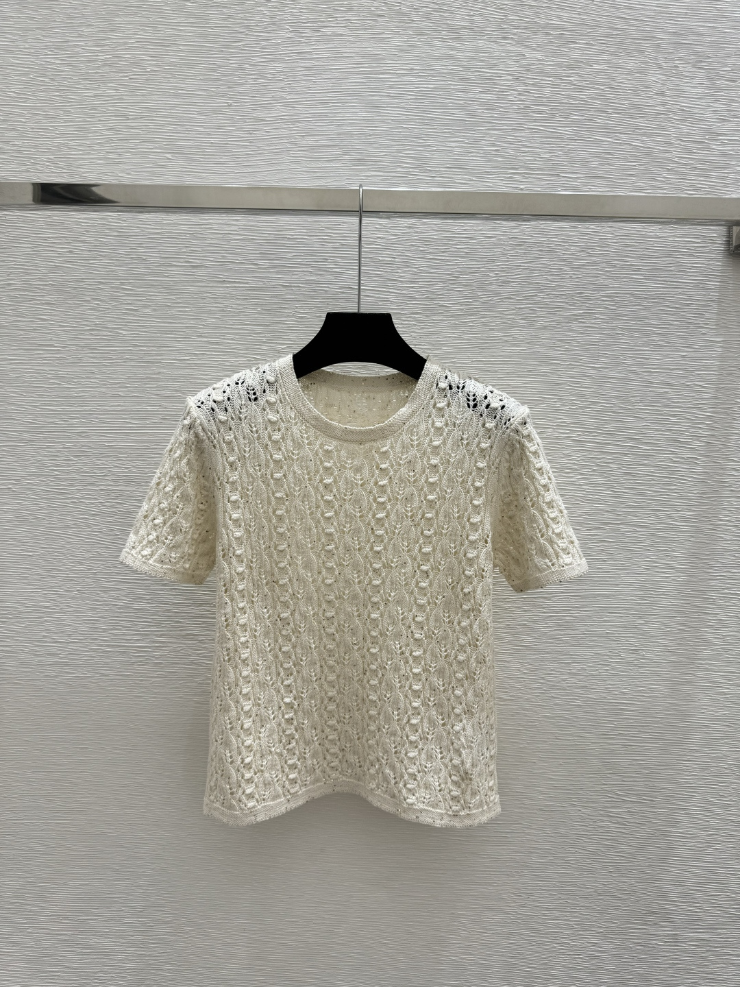 🆕BC家🆕 早春新款 纯色珠片镂空圆领针织短袖颜色：白色 粉色尺码：36.38.40