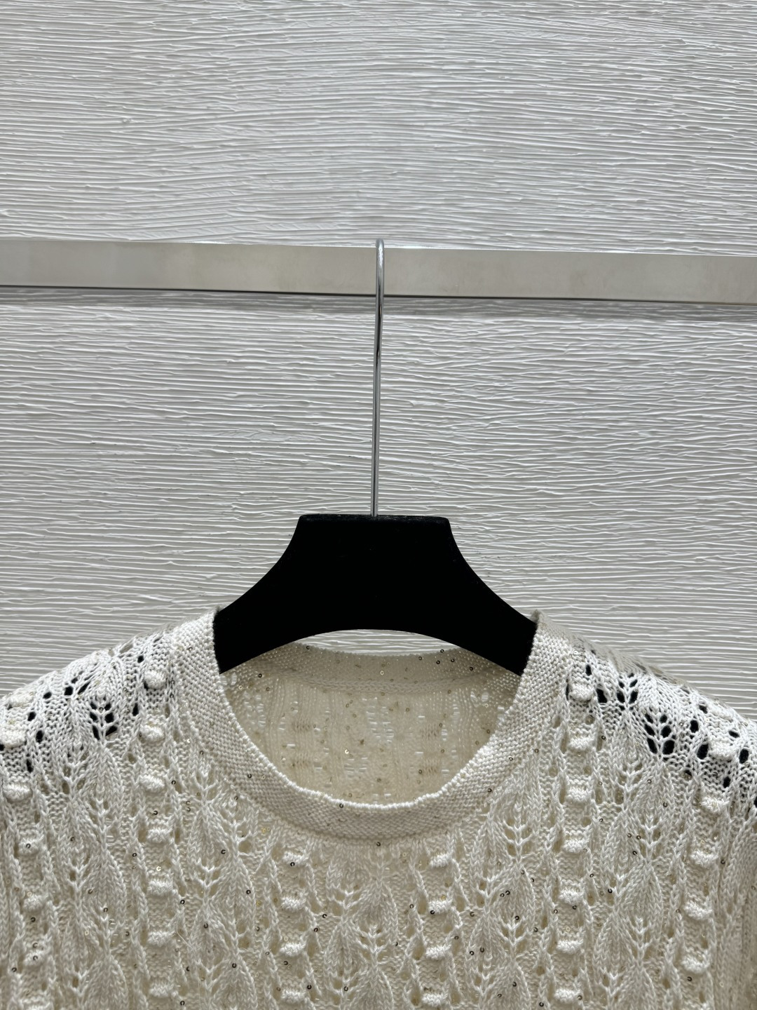 🆕BC家🆕 早春新款 纯色珠片镂空圆领针织短袖颜色：白色 粉色尺码：36.38.40