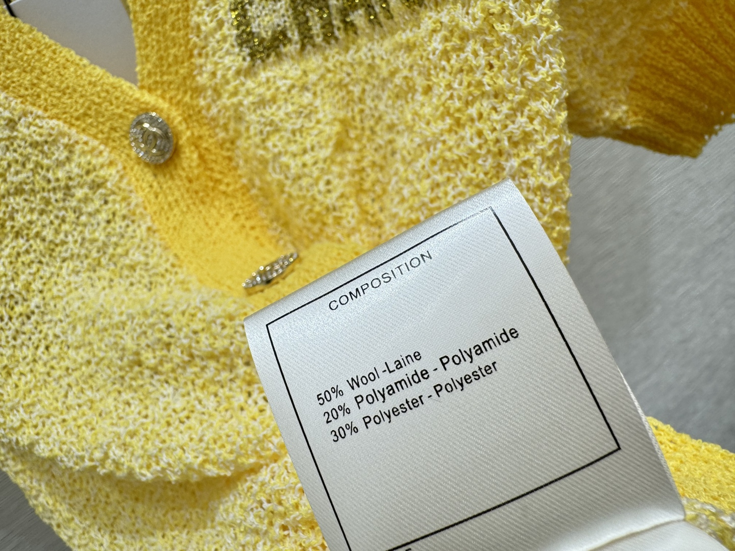 🆕CH家🆕 早春新款 撞色字母V领针织短袖开衫颜色：黄色尺码：36.38.40