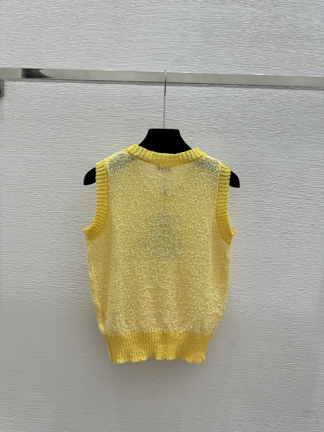 🆕CH家🆕 早春新款 撞色字母圆领针织背心颜色：黄色尺码：36.38.40