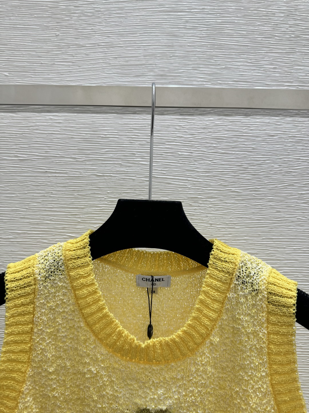🆕CH家🆕 早春新款 撞色字母圆领针织背心颜色：黄色尺码：36.38.40