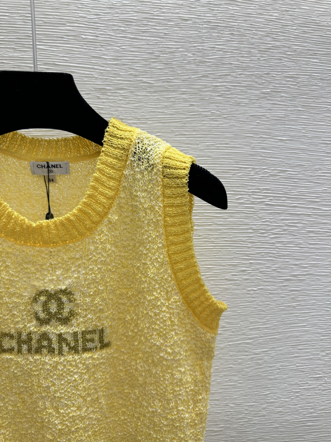 🆕CH家🆕 早春新款 撞色字母圆领针织背心颜色：黄色尺码：36.38.40