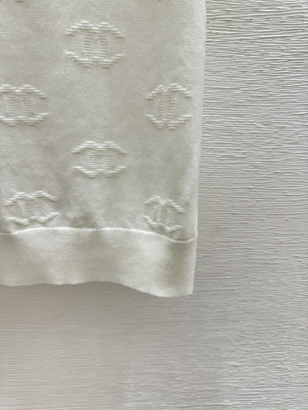 🆕CH家🆕 早春新款 纯色提花圆领针织短袖颜色：白色 蓝色 宝蓝尺码：36.38.40