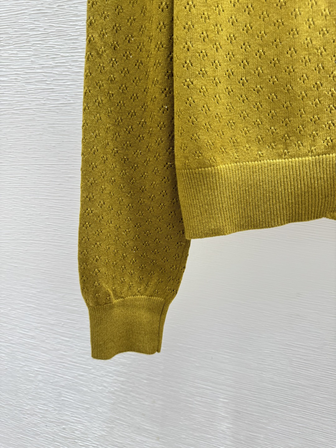 🆕M家🆕 早春新款 纯色镂空圆领针织长袖开衫颜色：绿色尺码：36.38.40