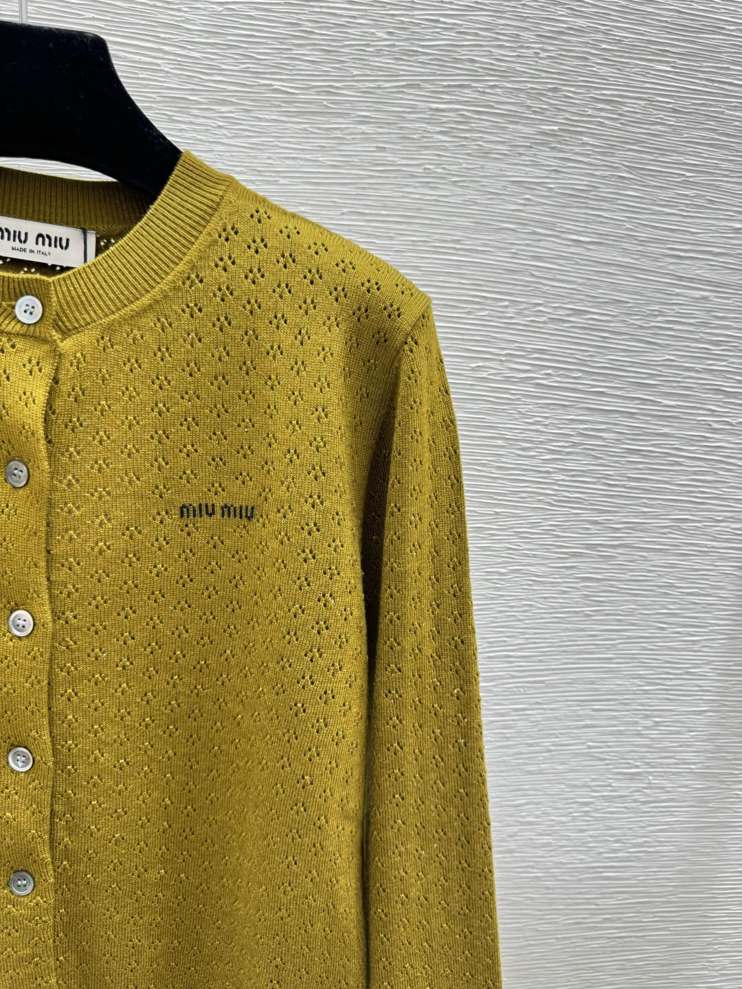 🆕M家🆕 早春新款 纯色镂空圆领针织长袖开衫颜色：绿色尺码：36.38.40