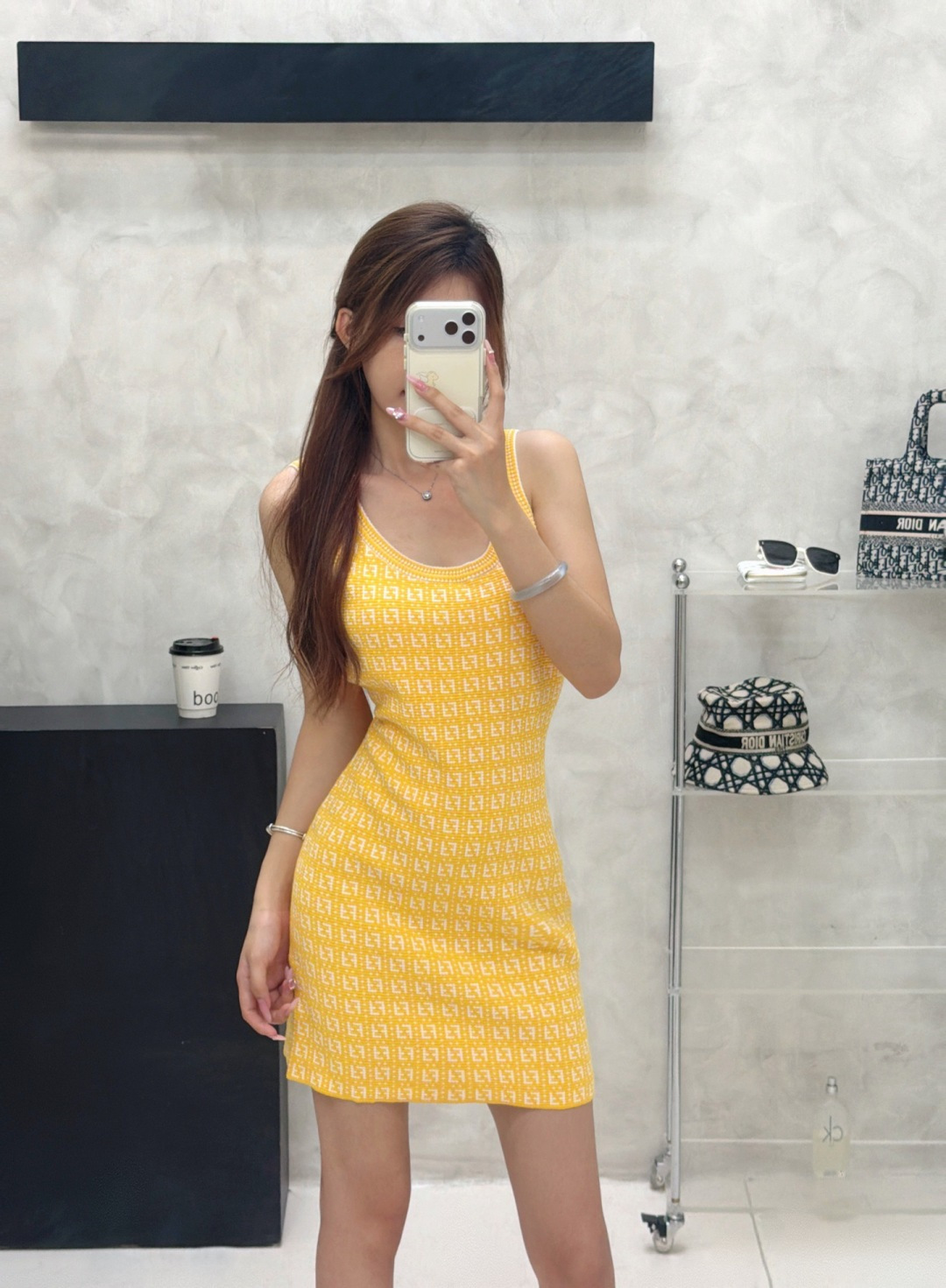 🆕F家🆕 春夏新款 撞色老花字母圆领针织背心裙颜色：黄色 黑色尺码：36.38.40