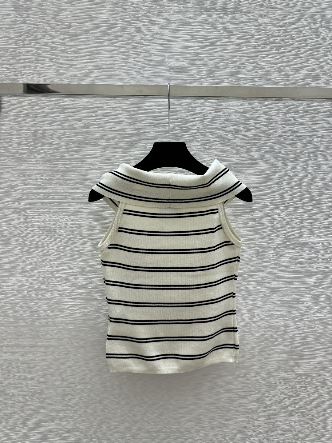 🆕M家🆕 春夏新款 撞色条纹针织背心颜色：白色 灰色 黑色尺码：36.38.40