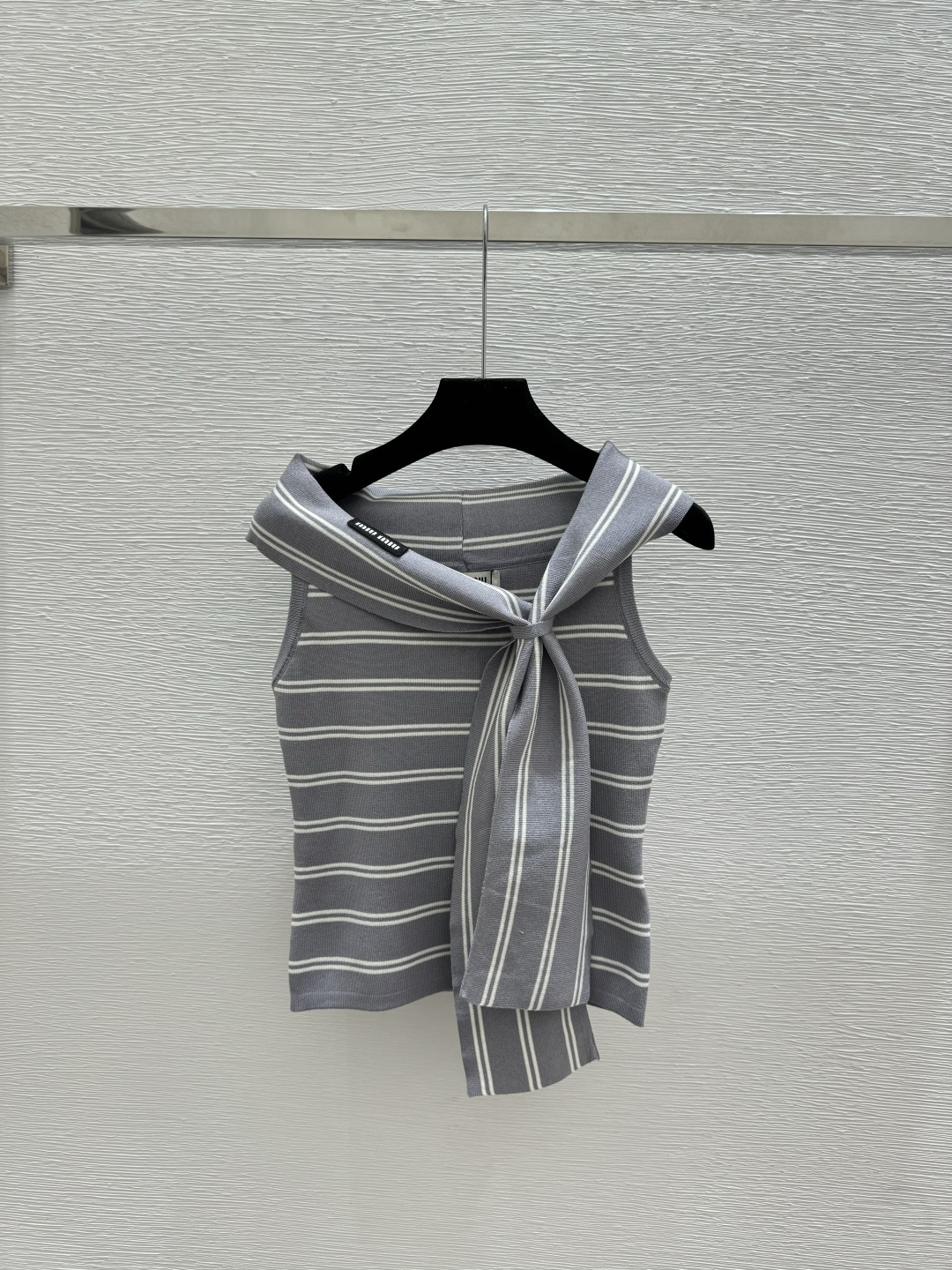 🆕M家🆕 春夏新款 撞色条纹针织背心颜色：白色 灰色 黑色尺码：36.38.40