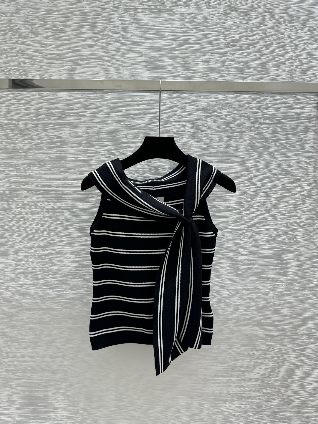 🆕M家🆕 春夏新款 撞色条纹针织背心颜色：白色 灰色 黑色尺码：36.38.40