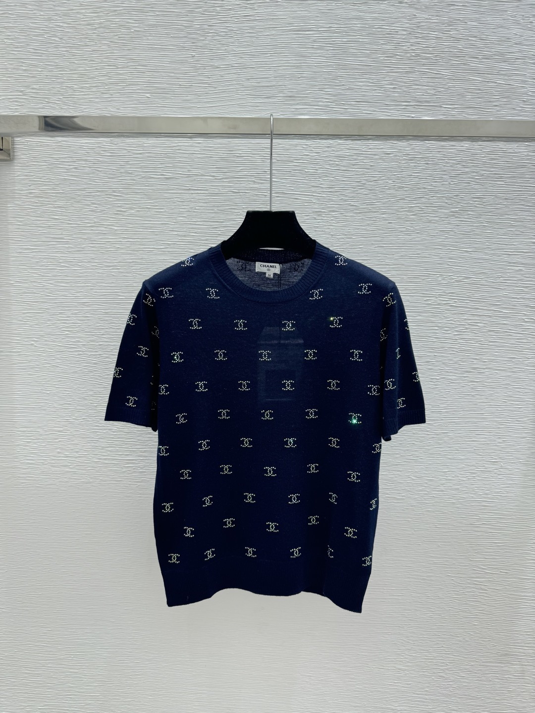 🆕CH家🆕 春夏新款 纯色logo烫钻圆领针织短袖颜色：白色 蓝色 宝蓝尺码：36.38.40