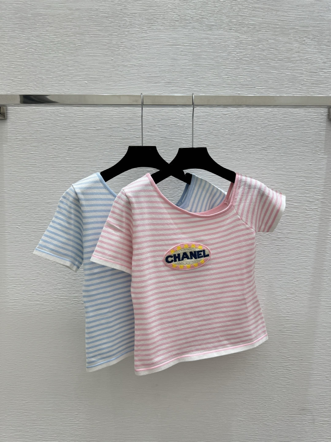 🆕CH家🆕 春夏新款 撞色条纹字母针织短袖颜色：粉色 蓝色尺码：36.38.40