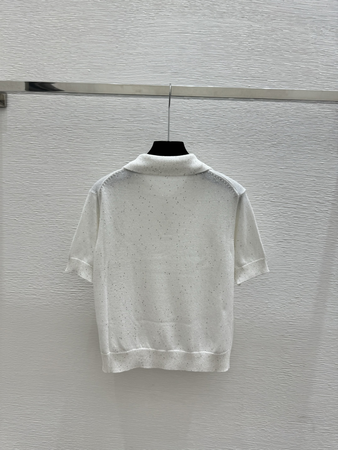 🆕BC家🆕 春夏新款 纯色珠片翻领针织短袖颜色：白色 卡其尺码：36.38.40