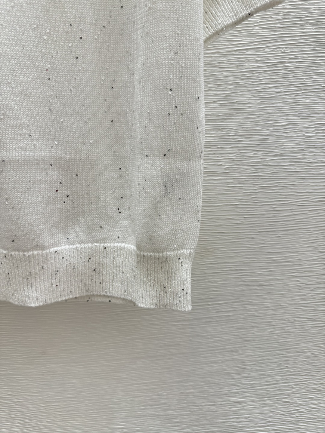 🆕BC家🆕 春夏新款 纯色珠片翻领针织短袖颜色：白色 卡其尺码：36.38.40