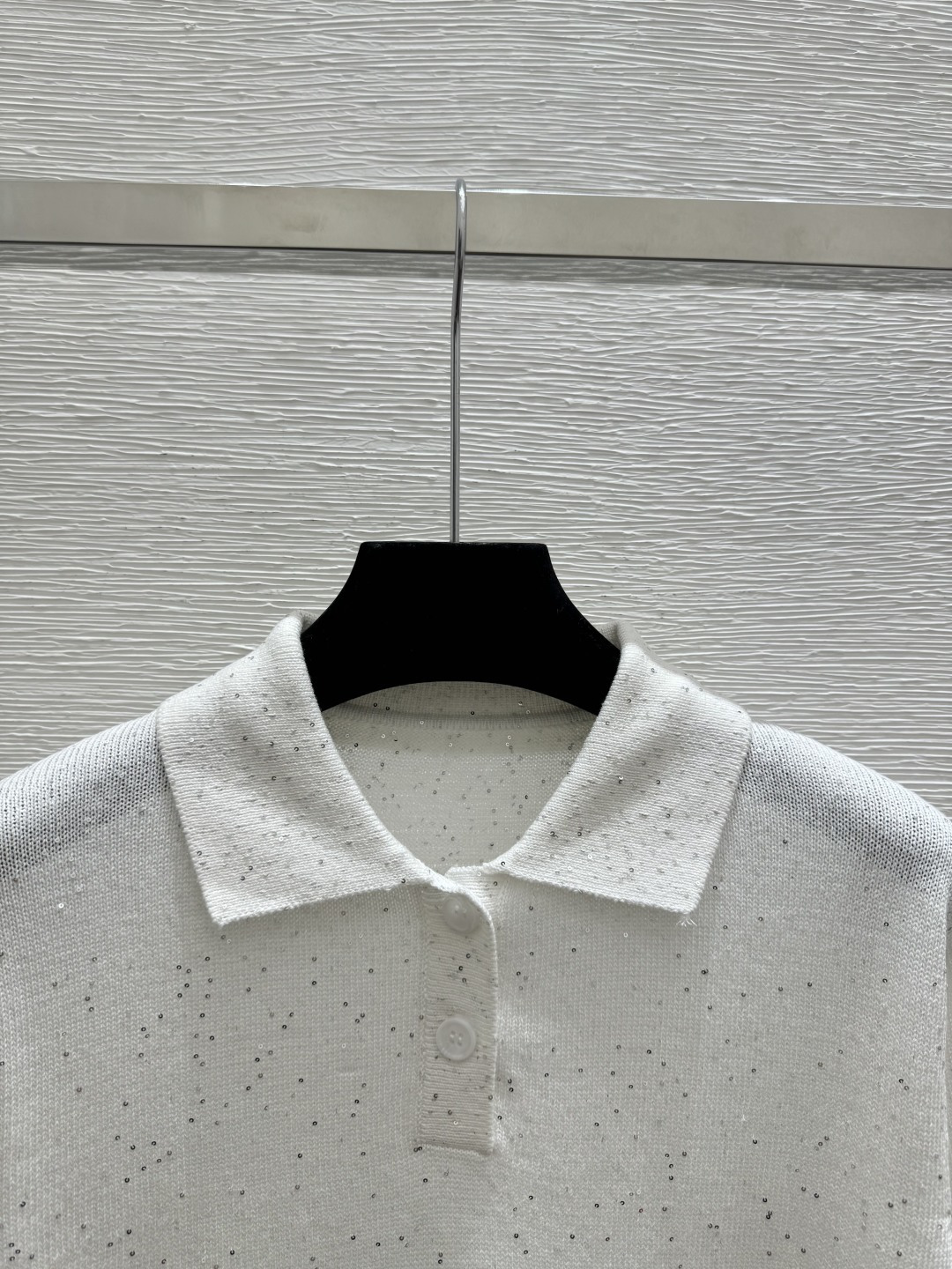 🆕BC家🆕 春夏新款 纯色珠片翻领针织短袖颜色：白色 卡其尺码：36.38.40