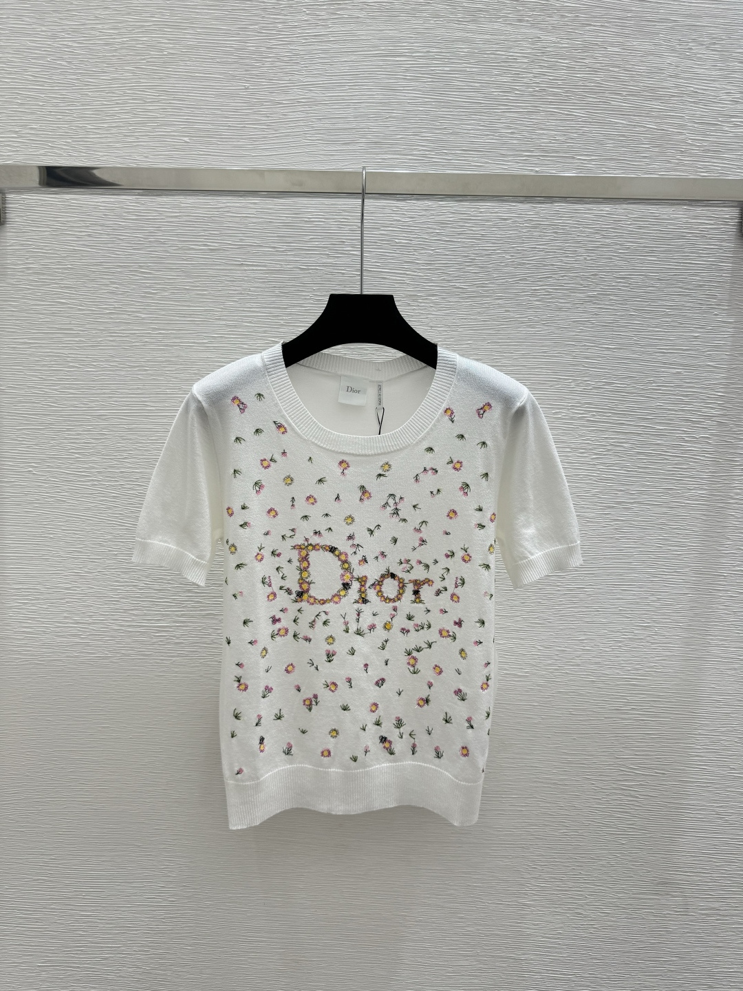 🆕D家🆕 春夏新款 撞色花卉圆领针织短袖颜色：白色 粉色 蓝色尺码：36.38.40