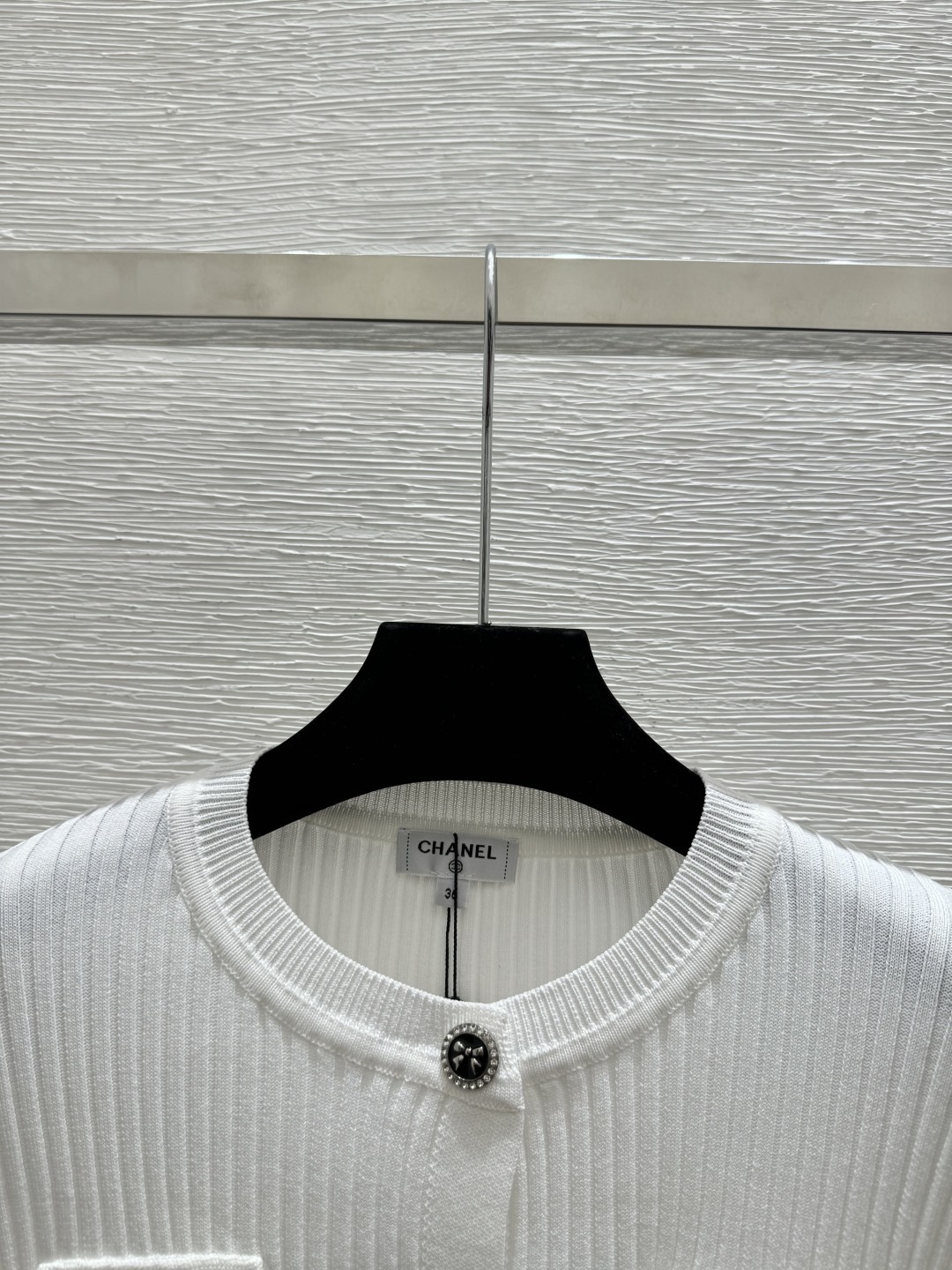 🆕CH家🆕 春夏新款 纯色简约圆领针织短袖开衫颜色：白色 黑色尺码：36.38.40