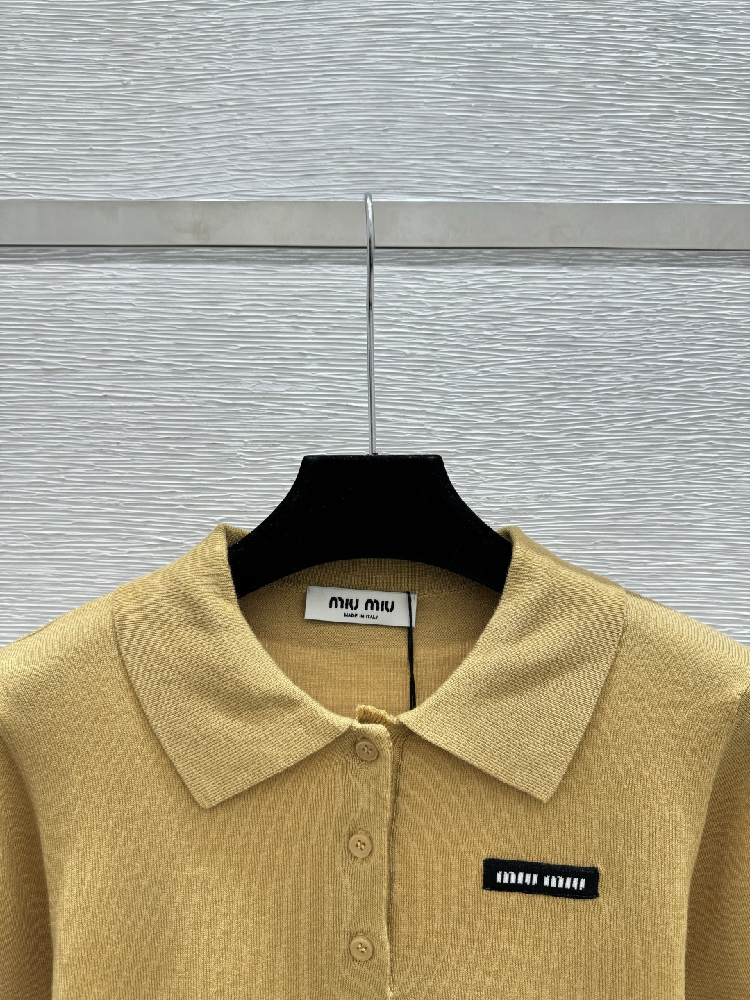 🆕M家🆕 春夏新款 纯色简约翻领针织短袖颜色：卡其 灰色尺码：36.38.40